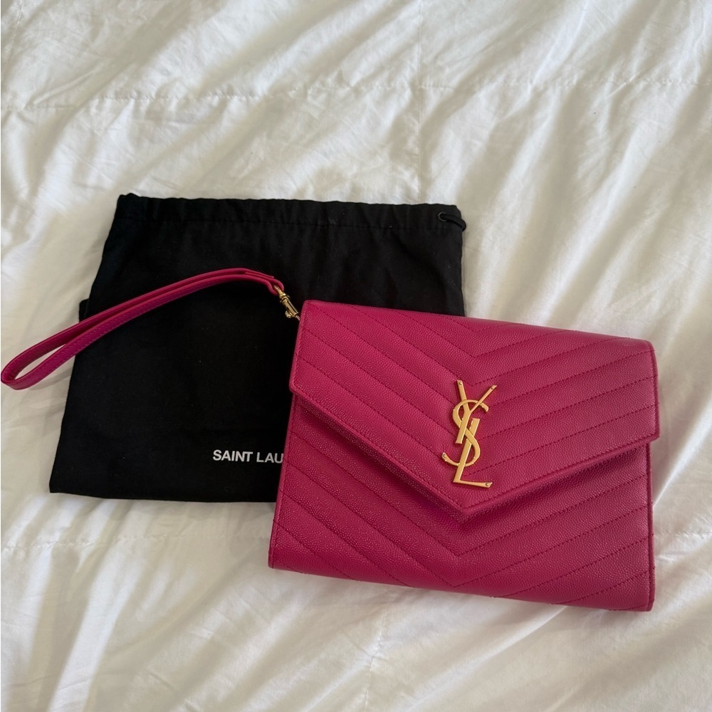 SAINT LAURENT 
Grain De Poudre Matelasse Chevron Monogram Envelope Clutch - Picture 4 of 16